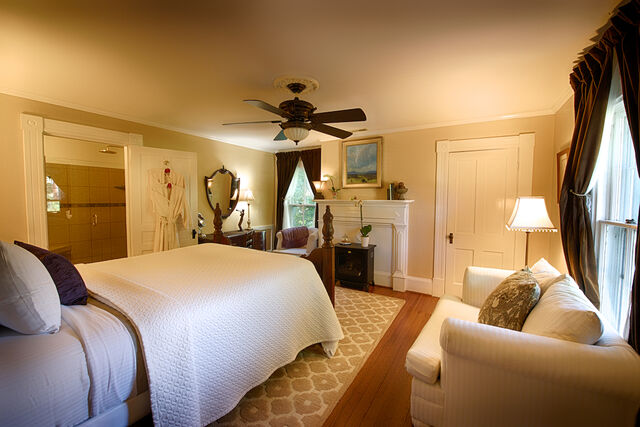 Compton Room at Foster Harris House